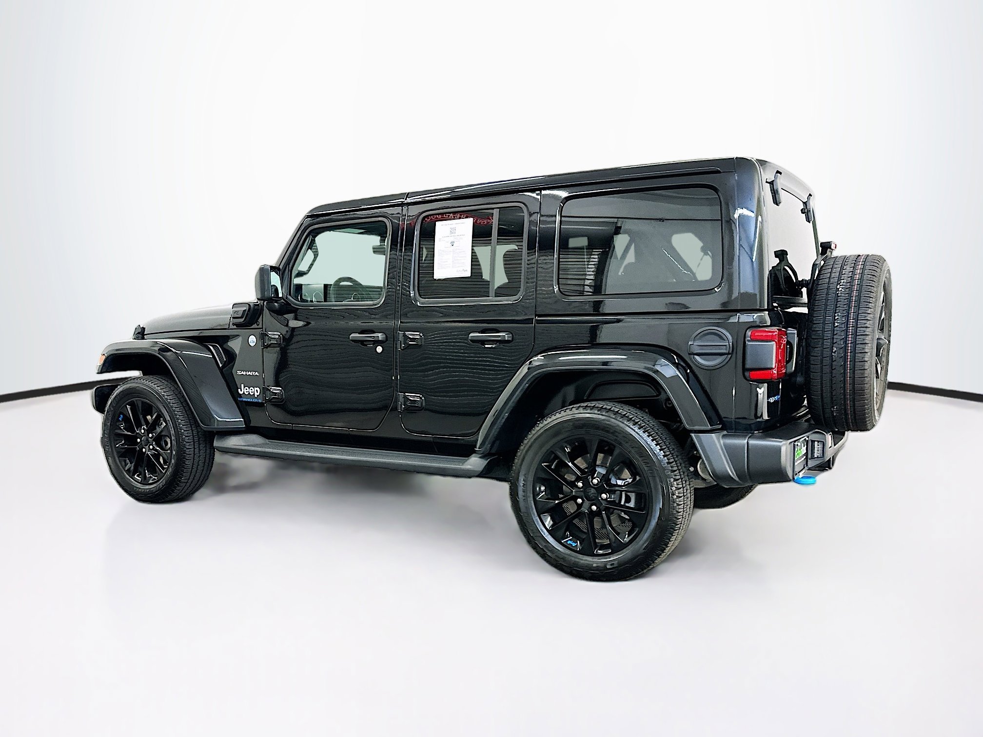 Used 2023 Jeep Wrangler Unlimited Sahara AWD/4WD image 5