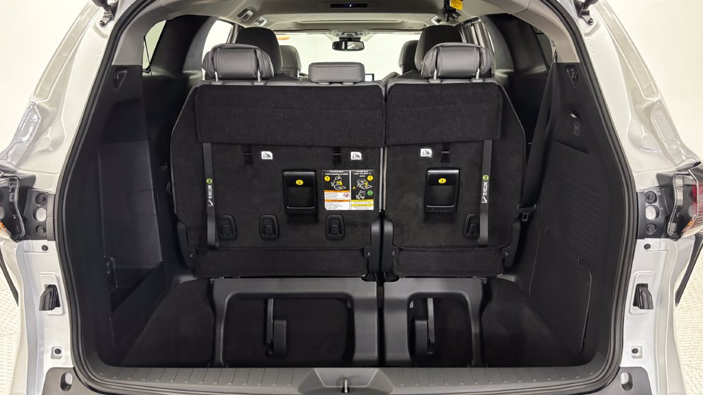 Certified 2026 Toyota Sienna XLE FWD image 43