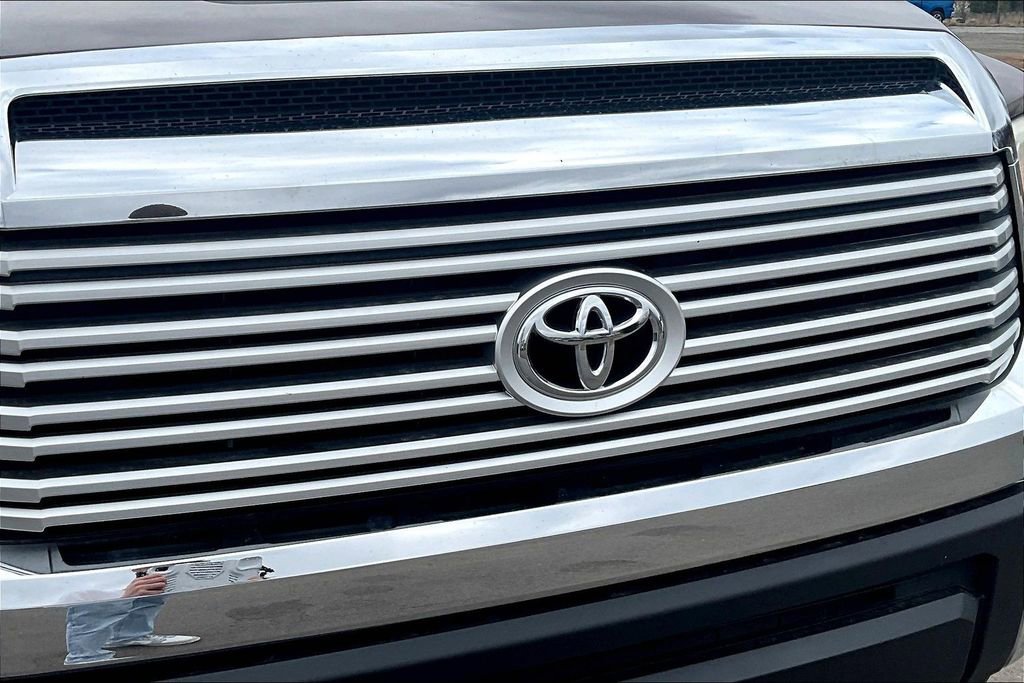 Used 2016 Toyota Tundra Limited w/ Limited Premium Package RWD image 31