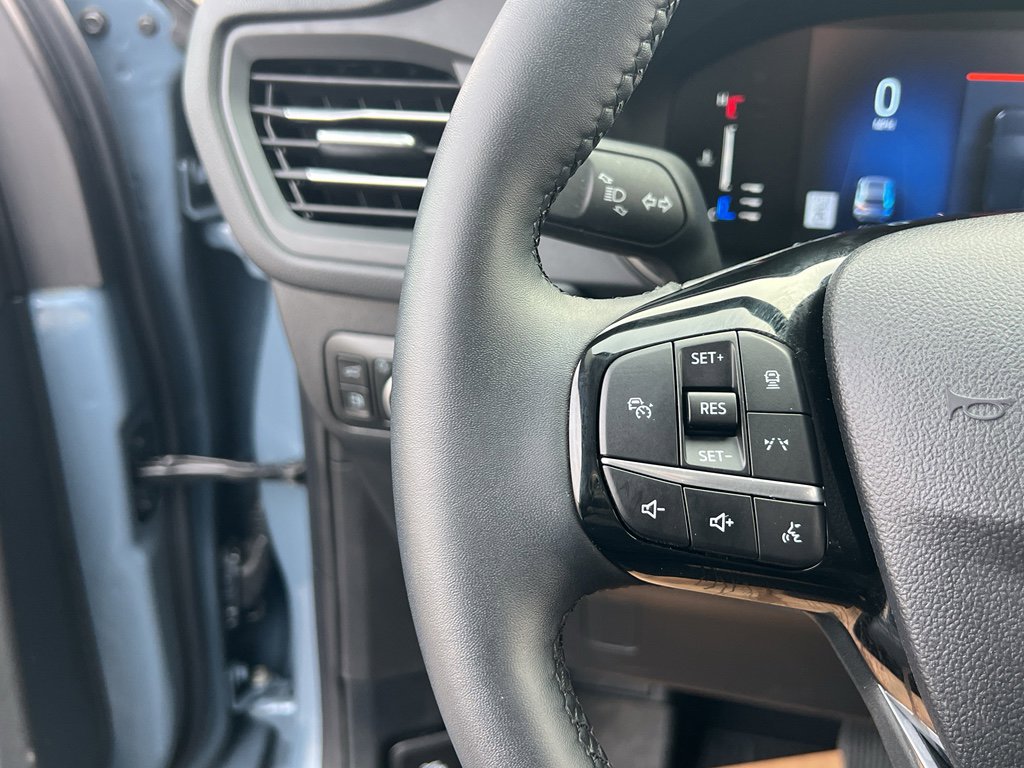 Used 2023 Ford Escape SE w/ Class II Trailer Tow Package image 31