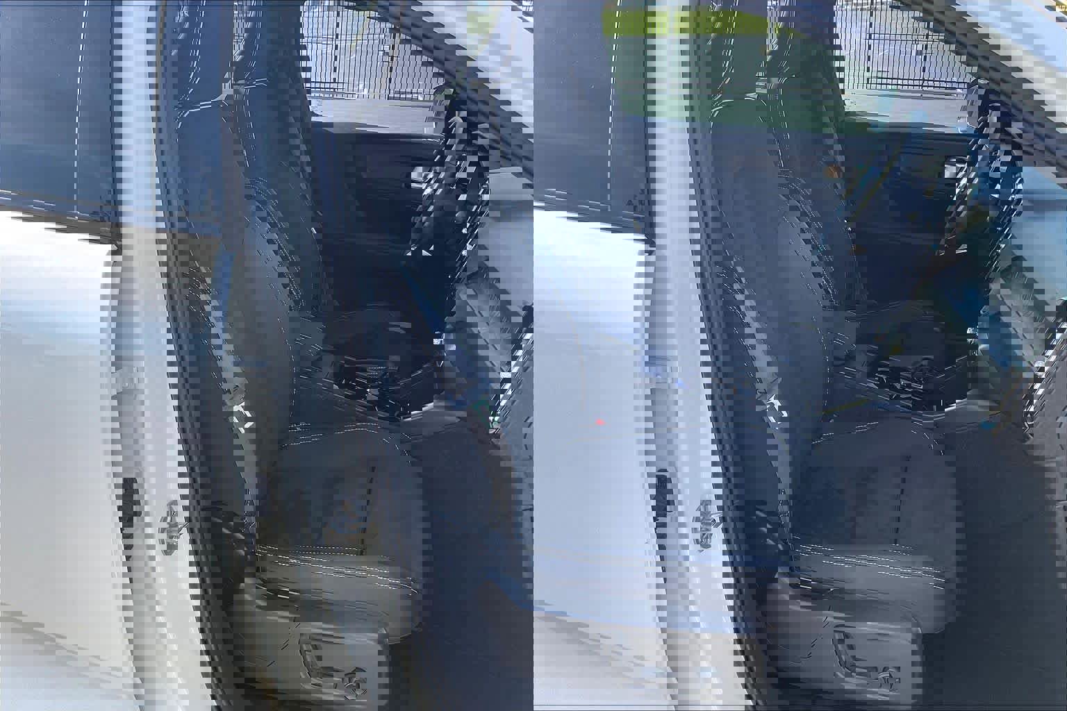 Used 2023 Volvo C40 P8 Recharge Ultimate image 10