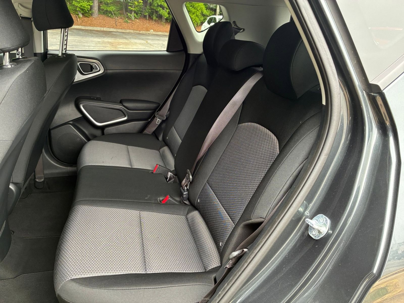 Used 2025 Kia Soul LX w/ LX Technology Package FWD image 25