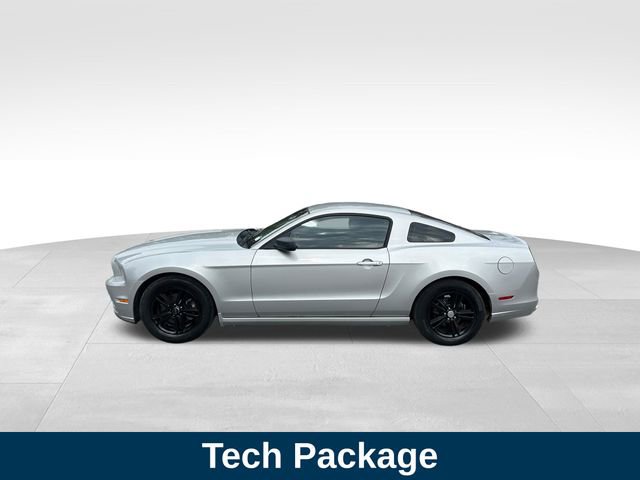 Used 2013 Ford Mustang Coupe RWD image 2