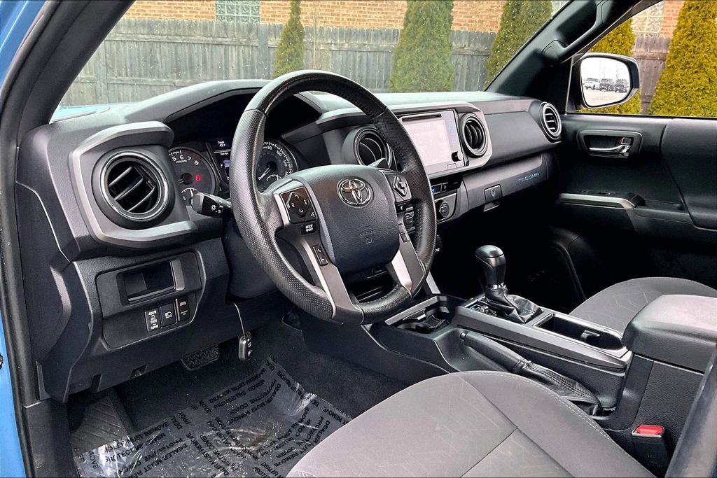 Used 2019 Toyota Tacoma TRD Off-Road image 16