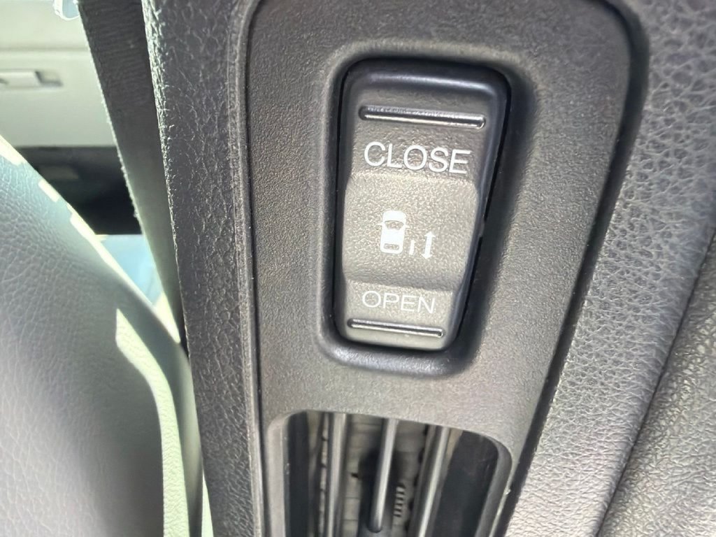 Used 2018 Honda Odyssey Elite image 17