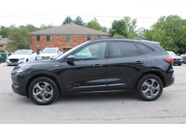 Used 2024 Ford Escape ST-Line w/ Tech Pack #1 AWD/4WD image 5