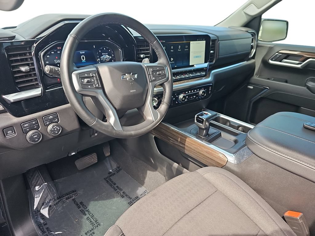 Used 2024 Chevrolet Silverado 1500 RST AWD/4WD image 16