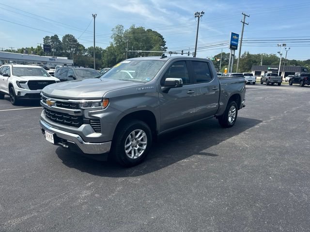 Used 2024 Chevrolet Silverado 1500 LT AWD/4WD image 16