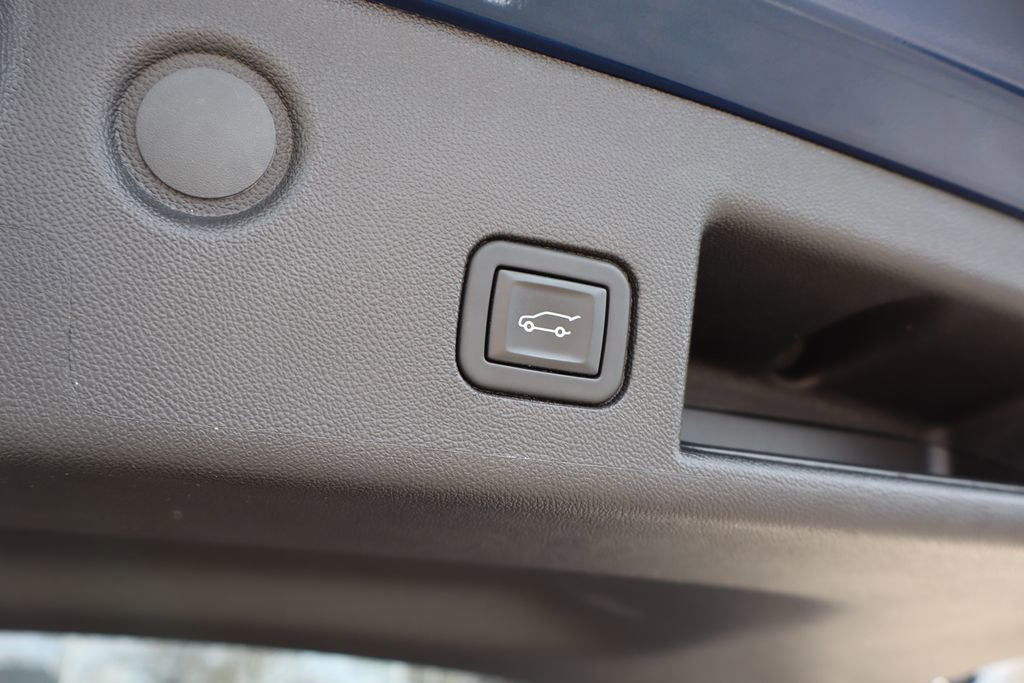 Used 2023 Chevrolet Equinox RS w/ LPO, Floor Liner Package image 37