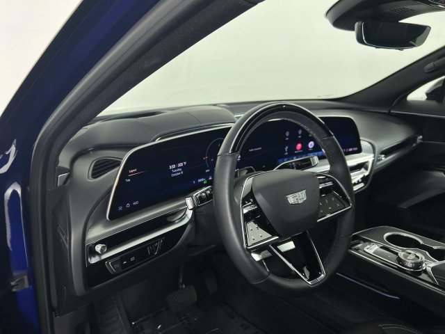 Used 2026 Cadillac Lyriq Signature Sport AWD/4WD image 10