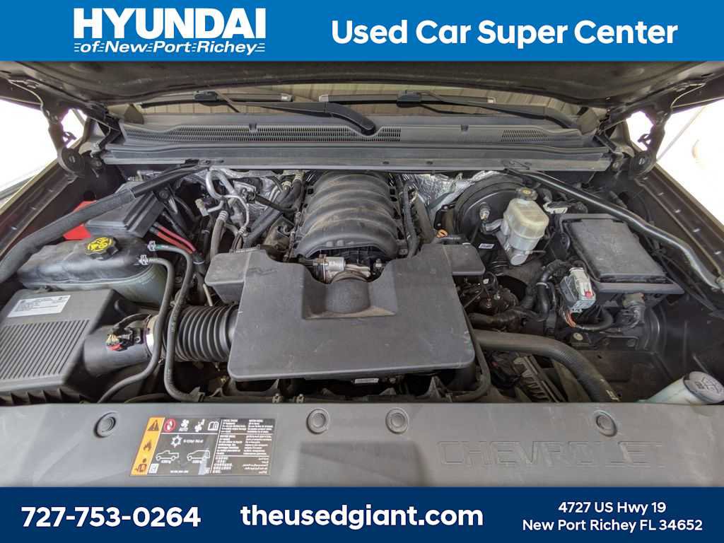 Used 2018 Chevrolet Suburban Premier RWD image 15