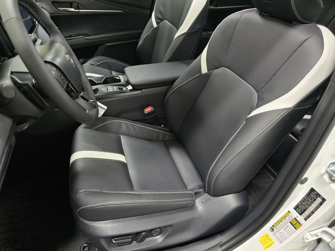 New 2026 Toyota Camry Hybrid image 24