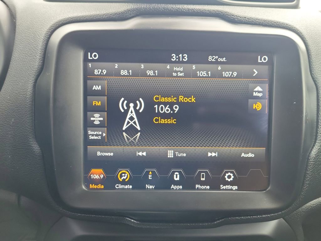 Used 2023 Jeep Renegade Latitude image 16