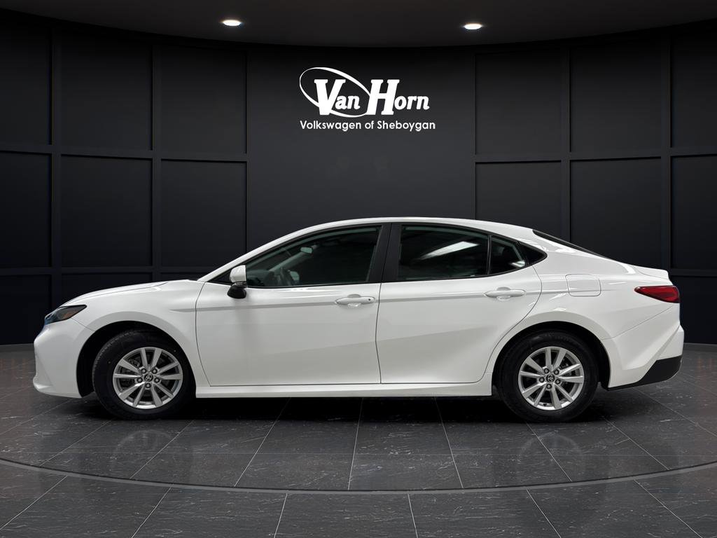 Used 2025 Toyota Camry LE image 6