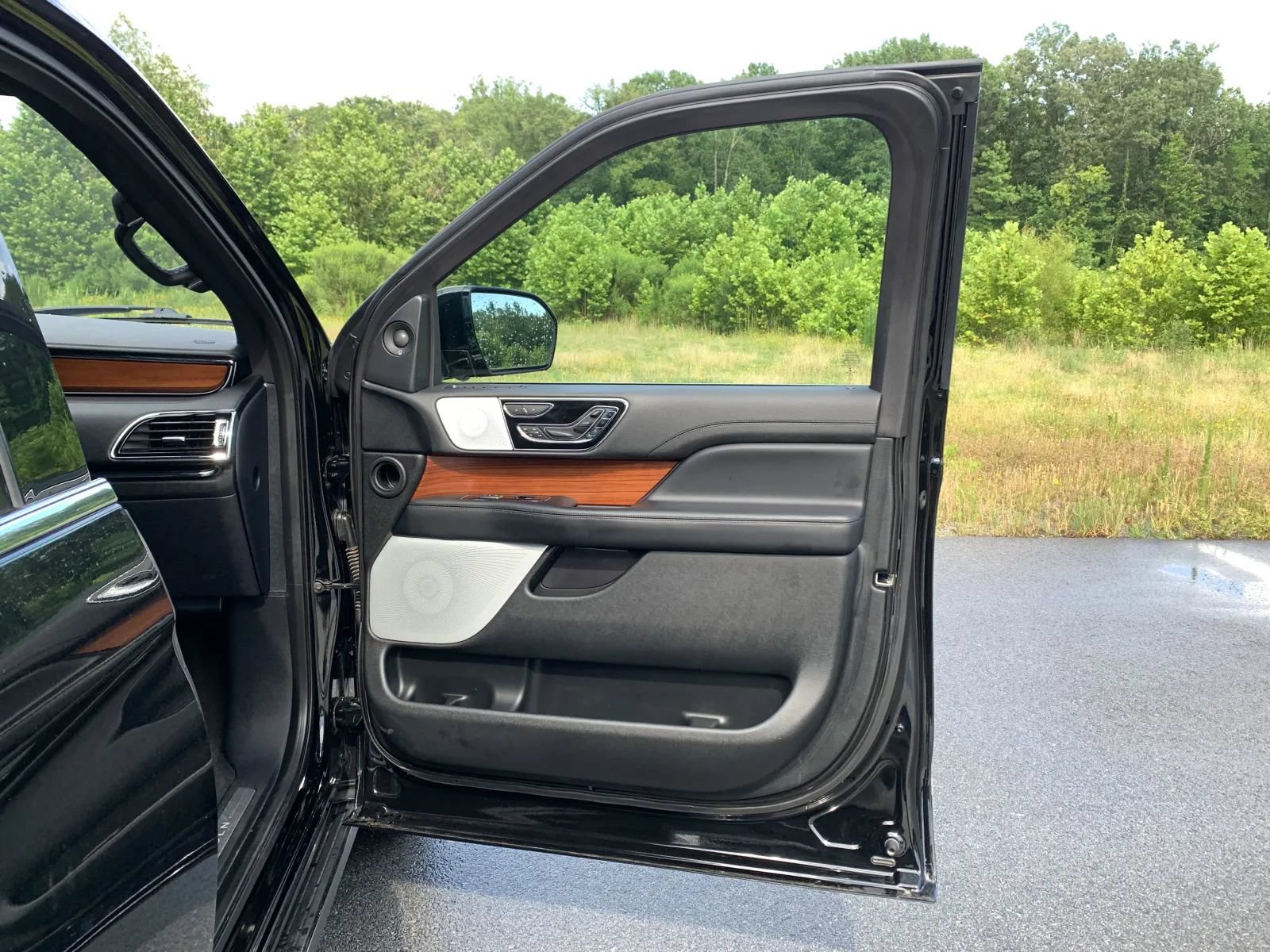 Used 2018 Lincoln Navigator L Reserve w/ Technology Package AWD/4WD image 22