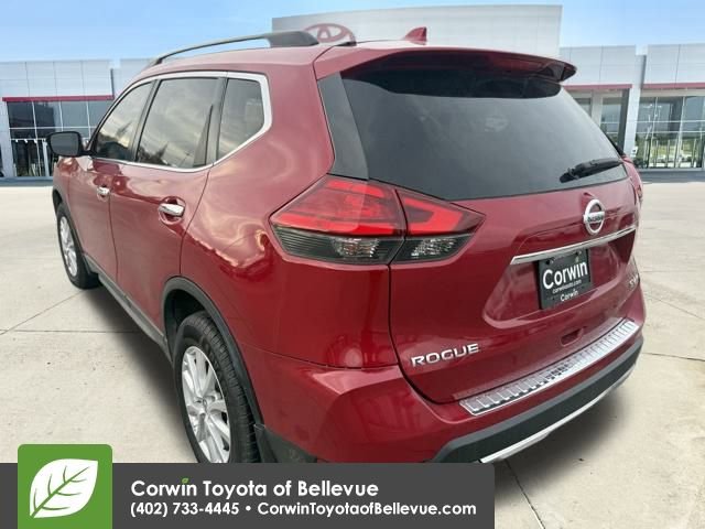 Used 2017 Nissan Rogue SV w/ Midnight Edition image 6