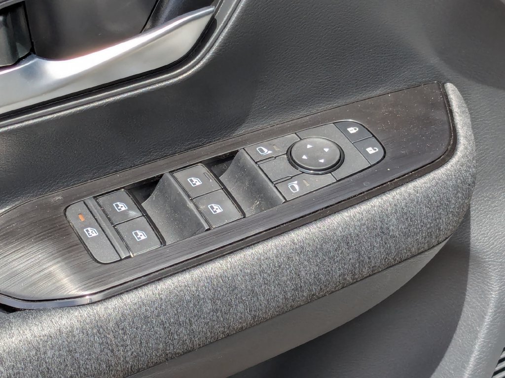 New 2026 Nissan Kicks SV FWD image 12