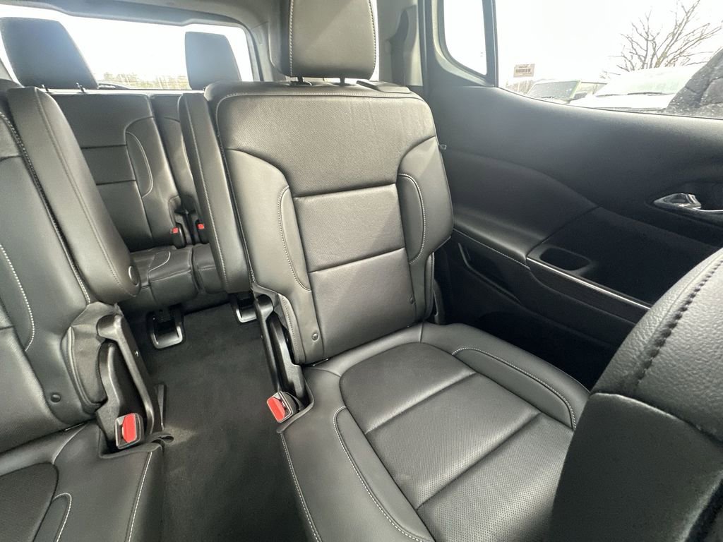 Used 2023 GMC Acadia SLT image 14