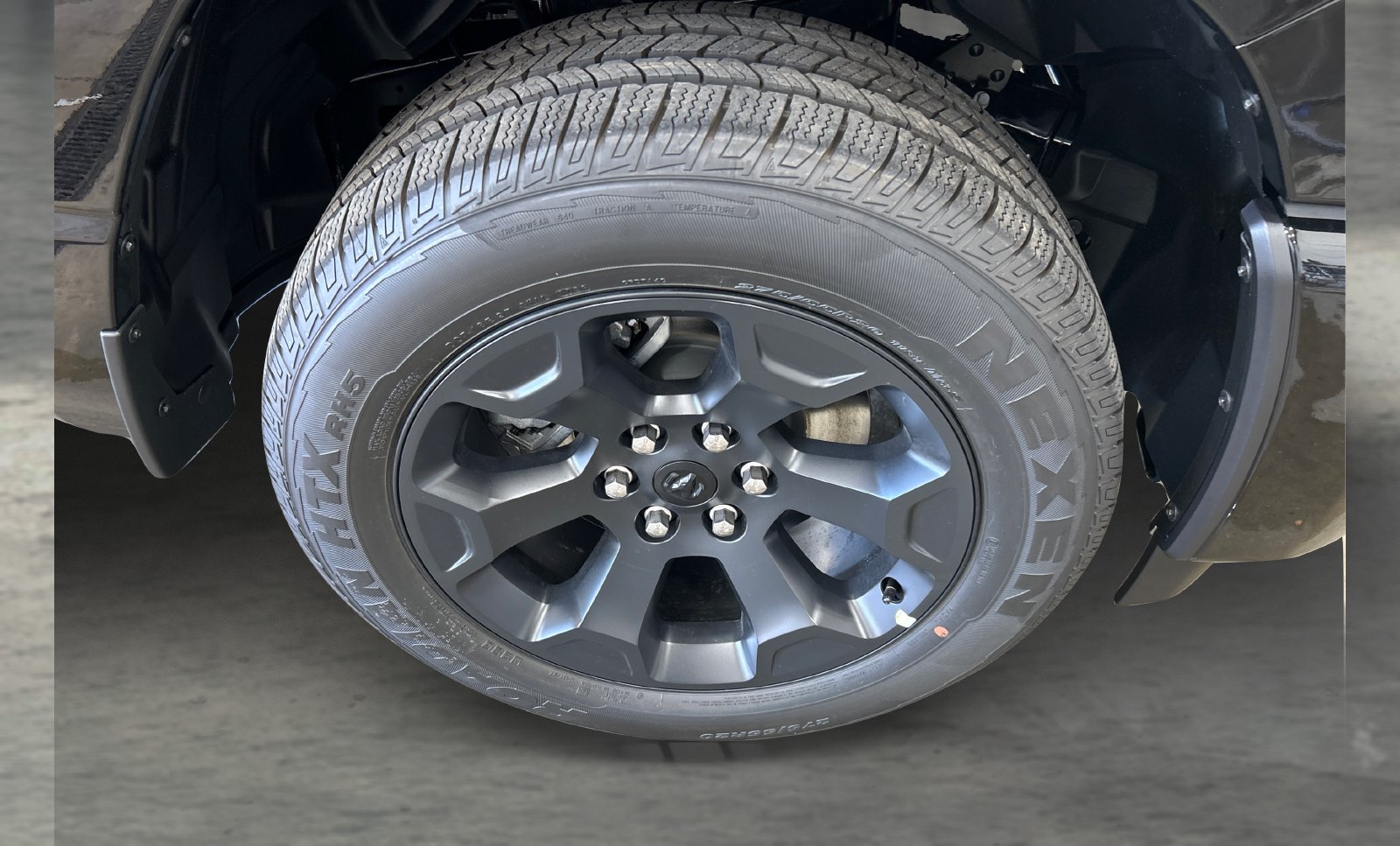 New 2026 RAM 1500 Express AWD/4WD image 21