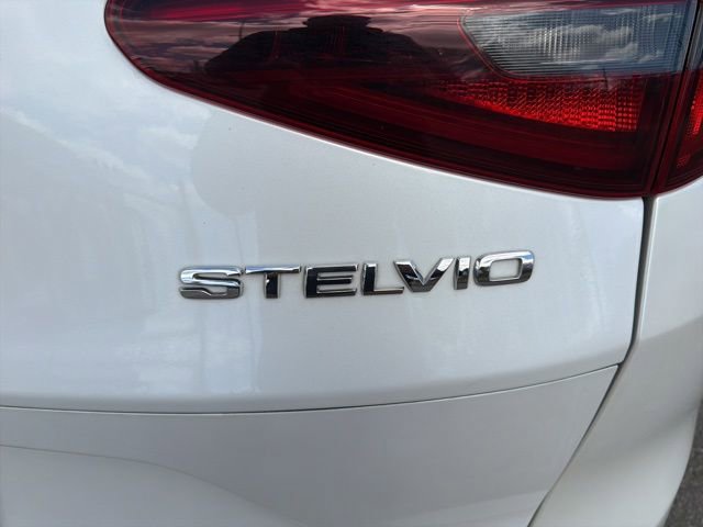 Used 2018 Alfa Romeo Stelvio Quadrifoglio w/ Driver Assist Dynamic Package image 18