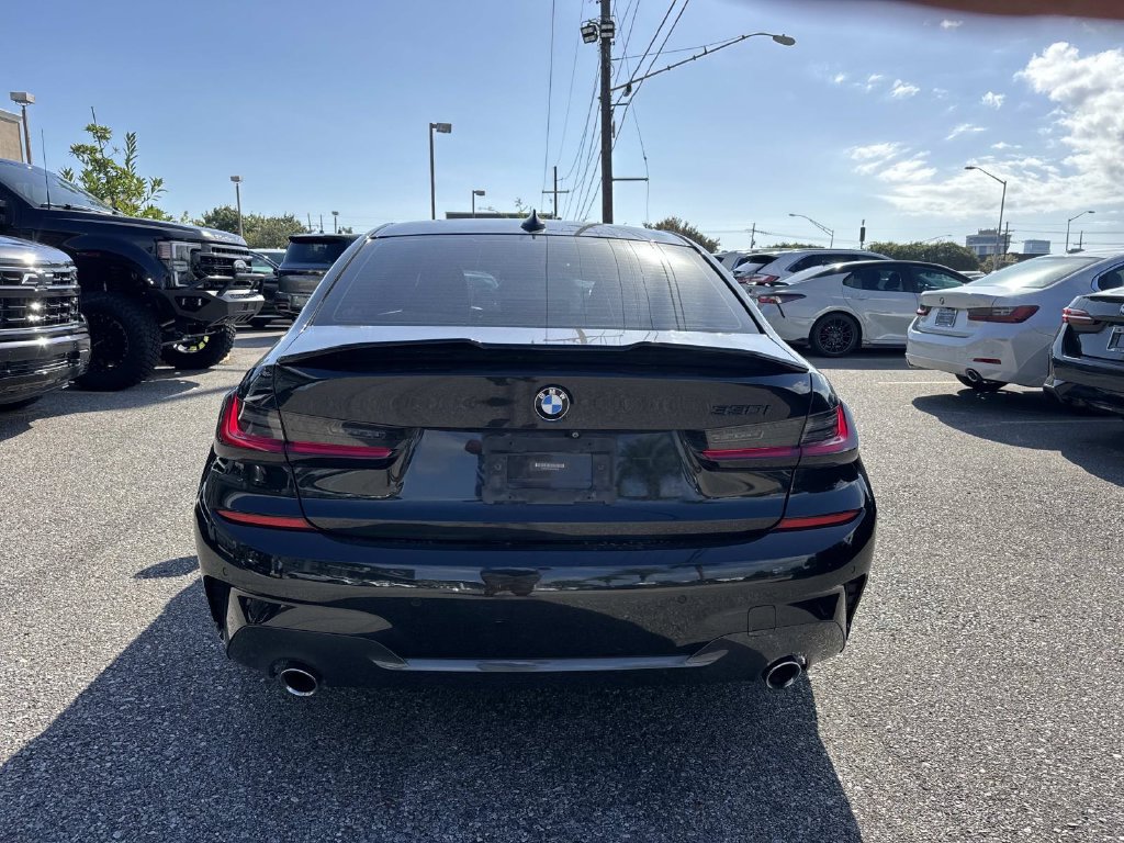 Used 2019 BMW 330i Sedan w/ M Sport Package RWD image 6