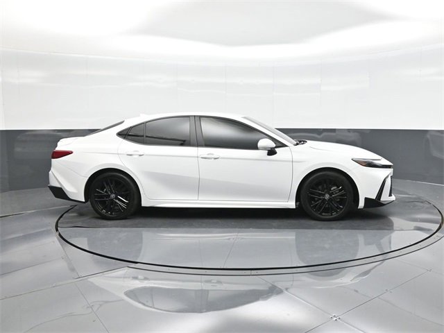 Used 2025 Toyota Camry SE w/ Convenience Package image 26