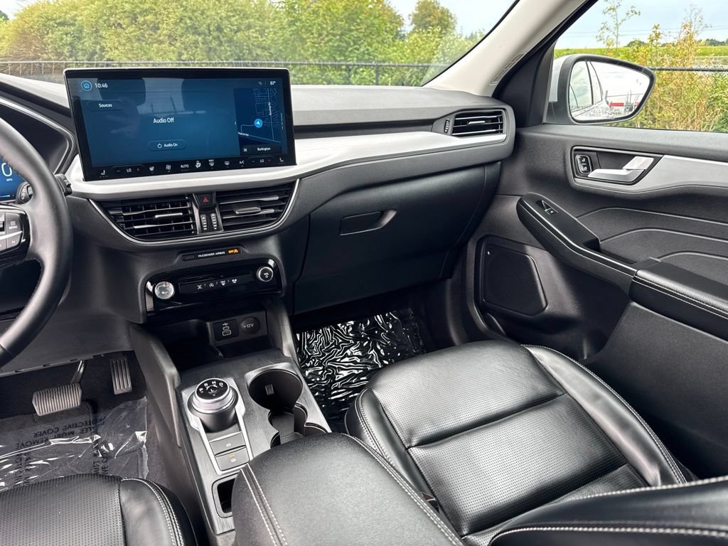 Used 2025 Ford Escape Platinum AWD/4WD image 10