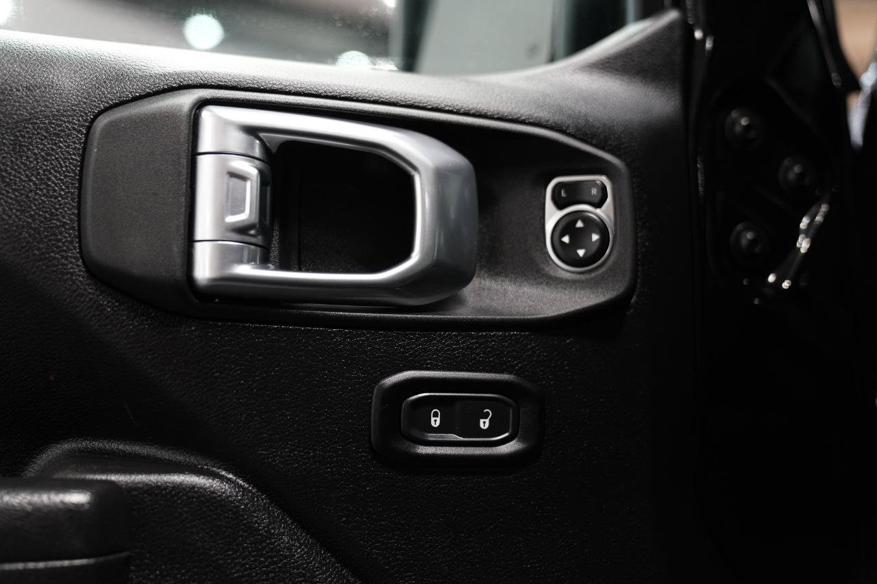Used 2024 Jeep Wrangler Unlimited w/ Convenience Group AWD/4WD image 20
