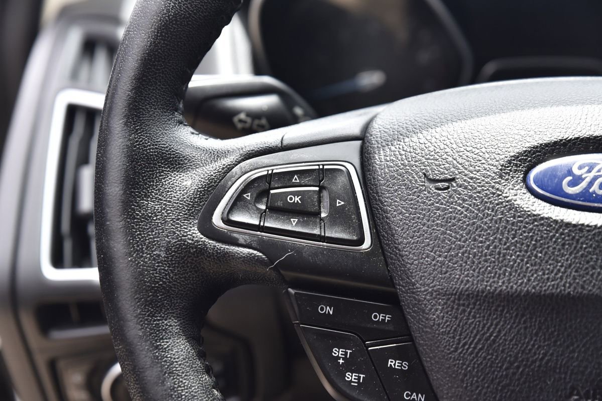 Used 2015 Ford Focus Titanium w/ Titanium Cold Weather Package image 23