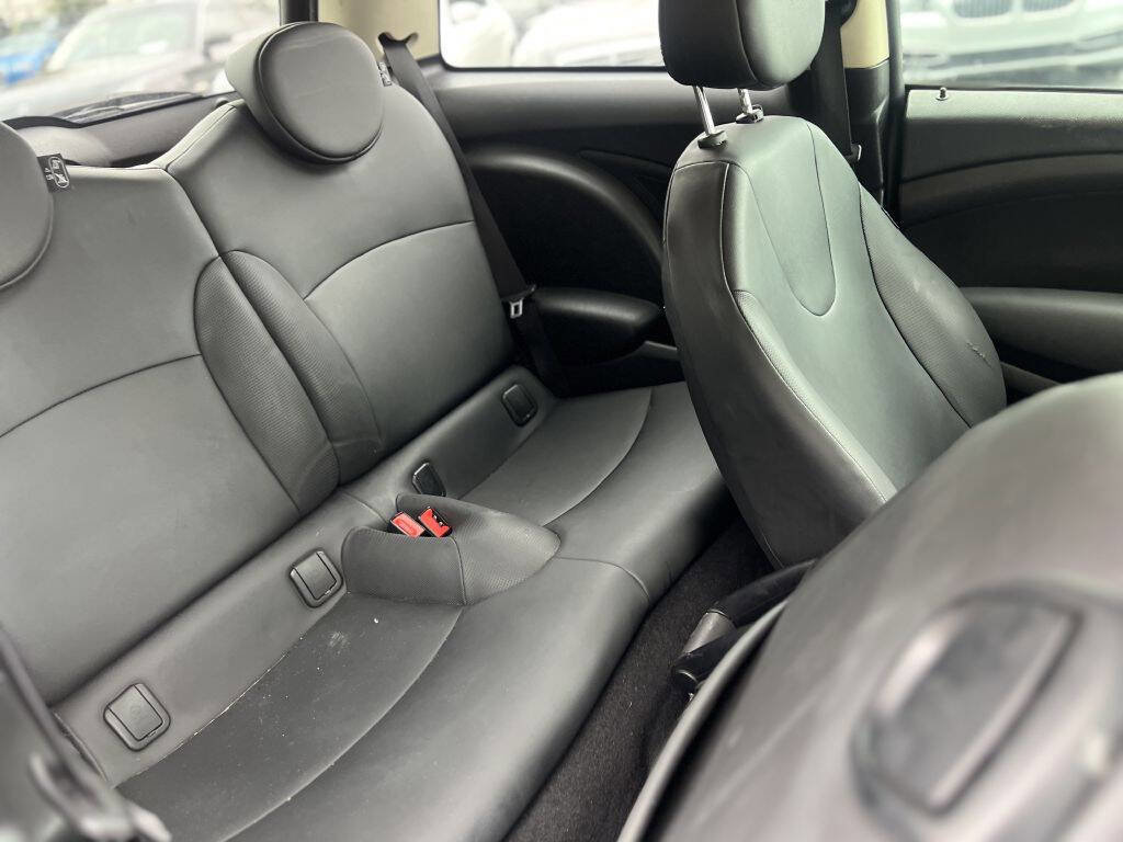 Used 2012 MINI Cooper Hardtop image 9