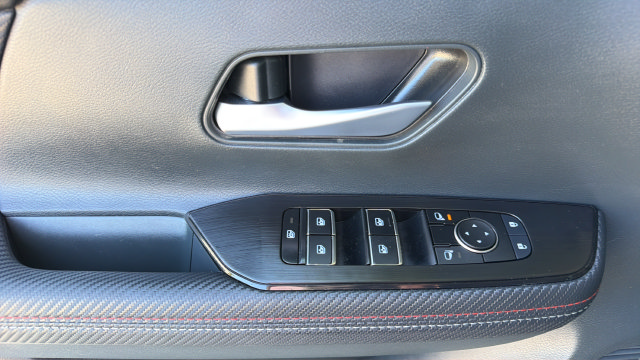 Used 2025 Nissan Kicks SR w/ Illumination Package FWD image 17