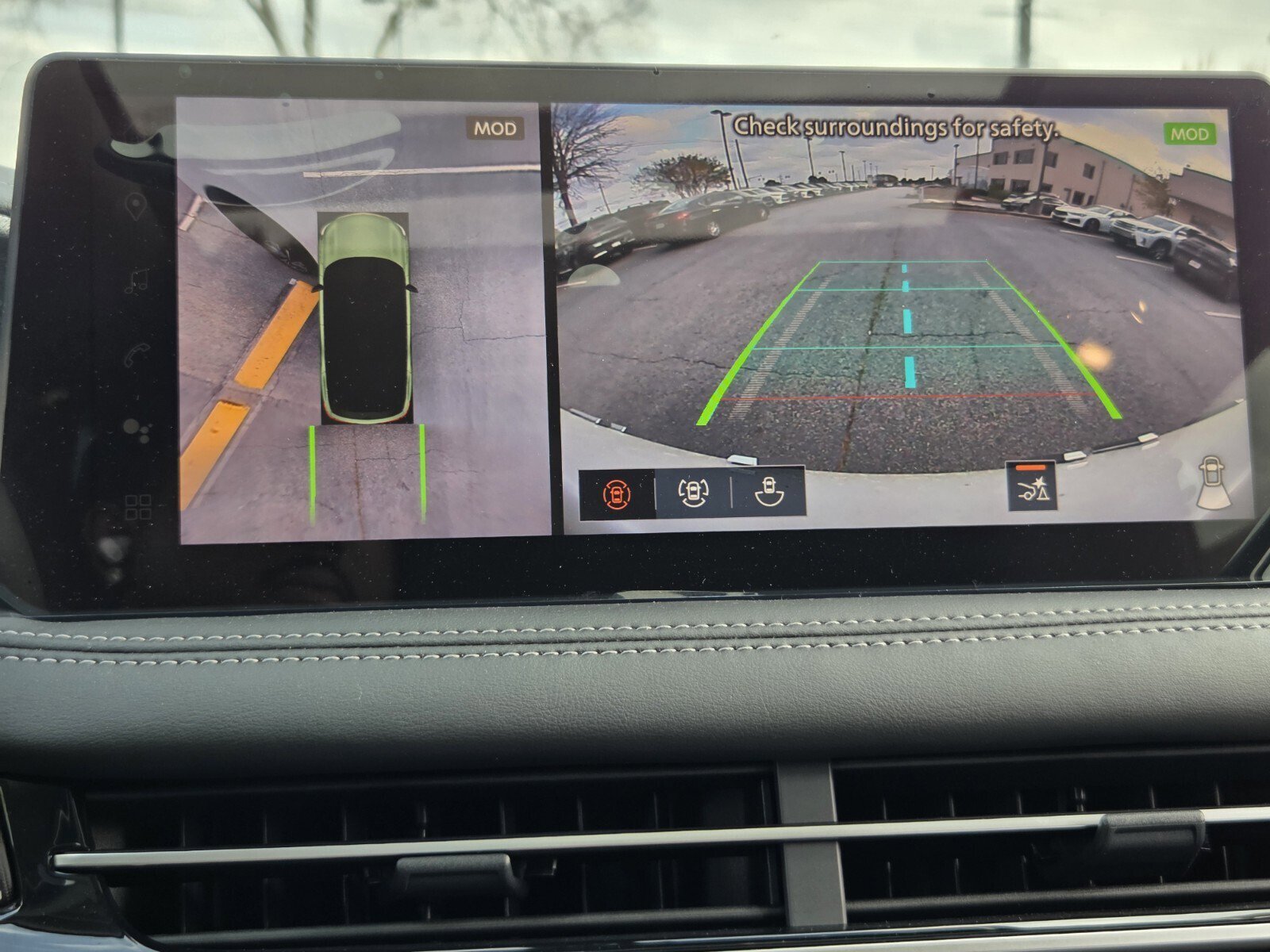 New 2026 INFINITI QX60 Luxe w/ Cargo Package image 17