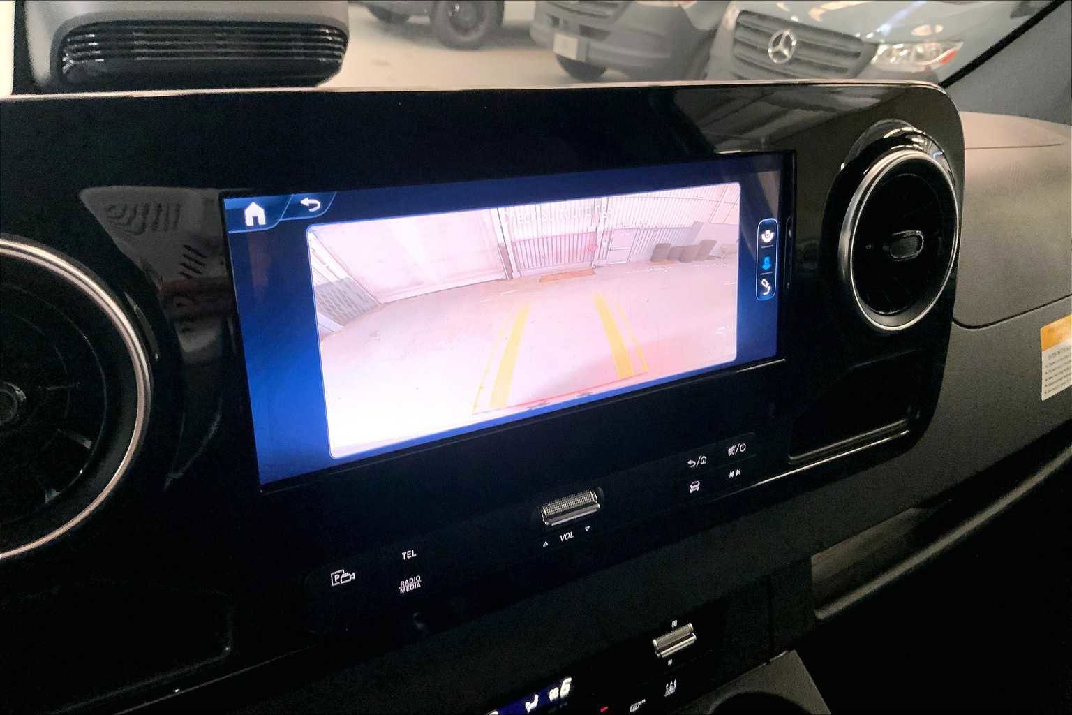 Used 2025 Mercedes-Benz Sprinter 2500 image 21