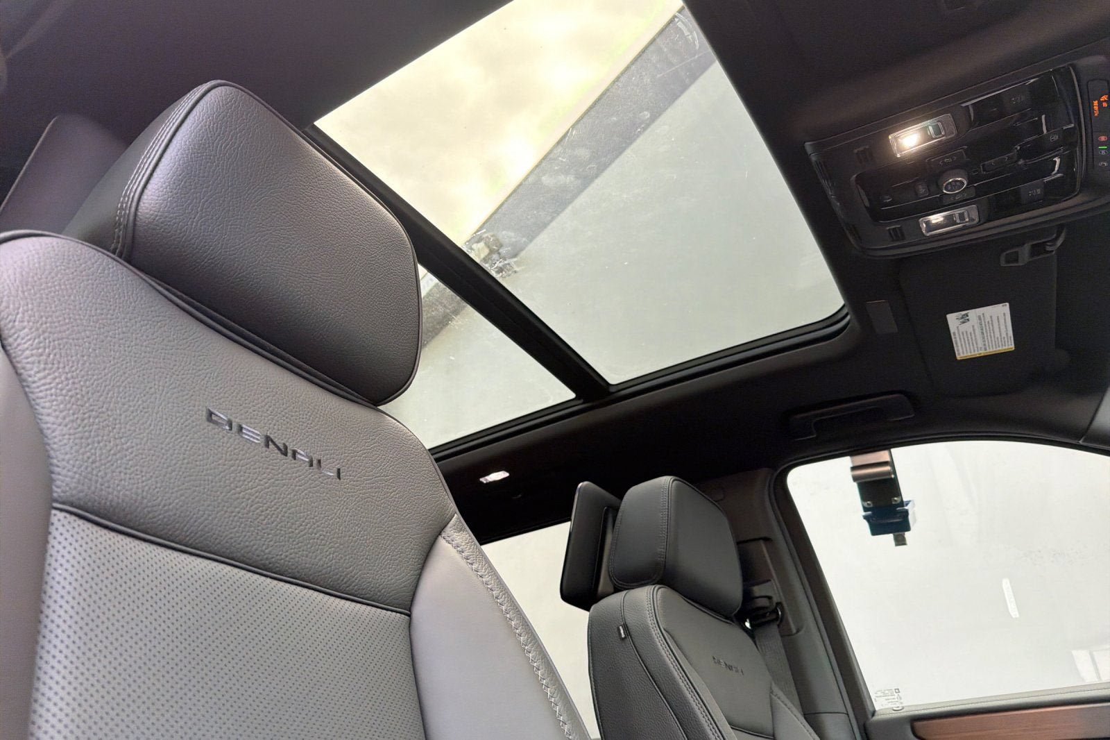 New 2026 GMC Yukon XL Denali AWD/4WD image 16