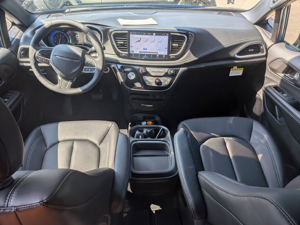 New 2027 Chrysler Pacifica Select FWD image 28