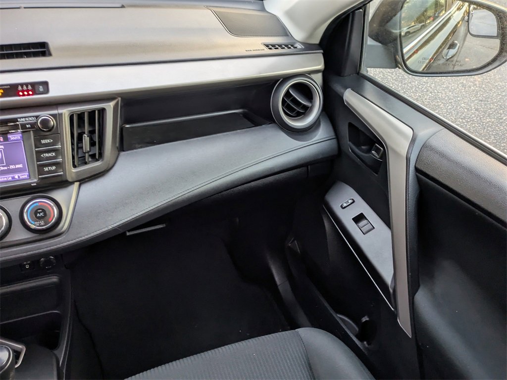 Used 2018 Toyota RAV4 LE image 18