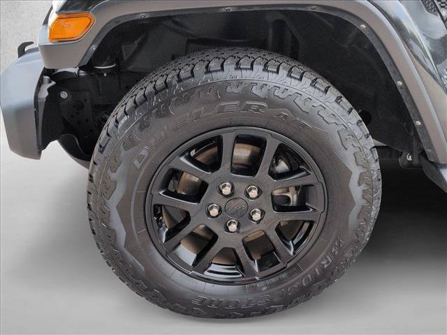 Used 2023 Jeep Gladiator Overland AWD/4WD image 23