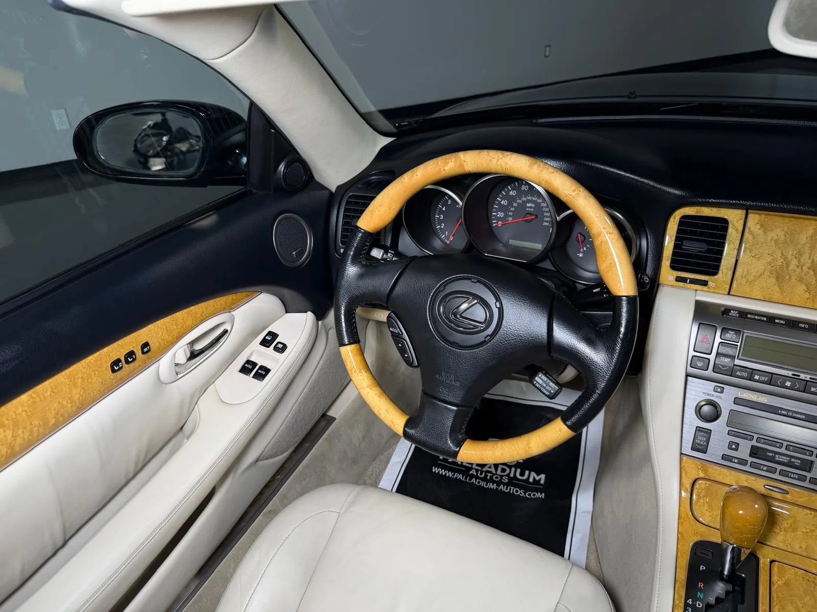 Used 2004 Lexus SC 430 Convertible RWD image 18