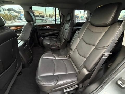 Used 2019 Cadillac Escalade Luxury AWD/4WD image 25
