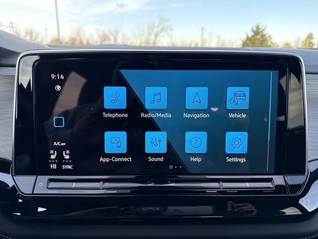 Certified 2025 Volkswagen Atlas Cross Sport SE image 19