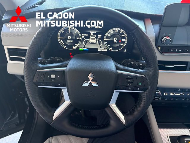 Used 2025 Mitsubishi Outlander SEL AWD/4WD image 8