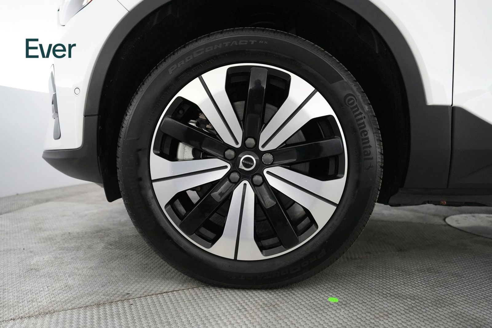 Used 2023 Volvo XC40 Recharge Plus w/ Protection Package Premier AWD/4WD image 19