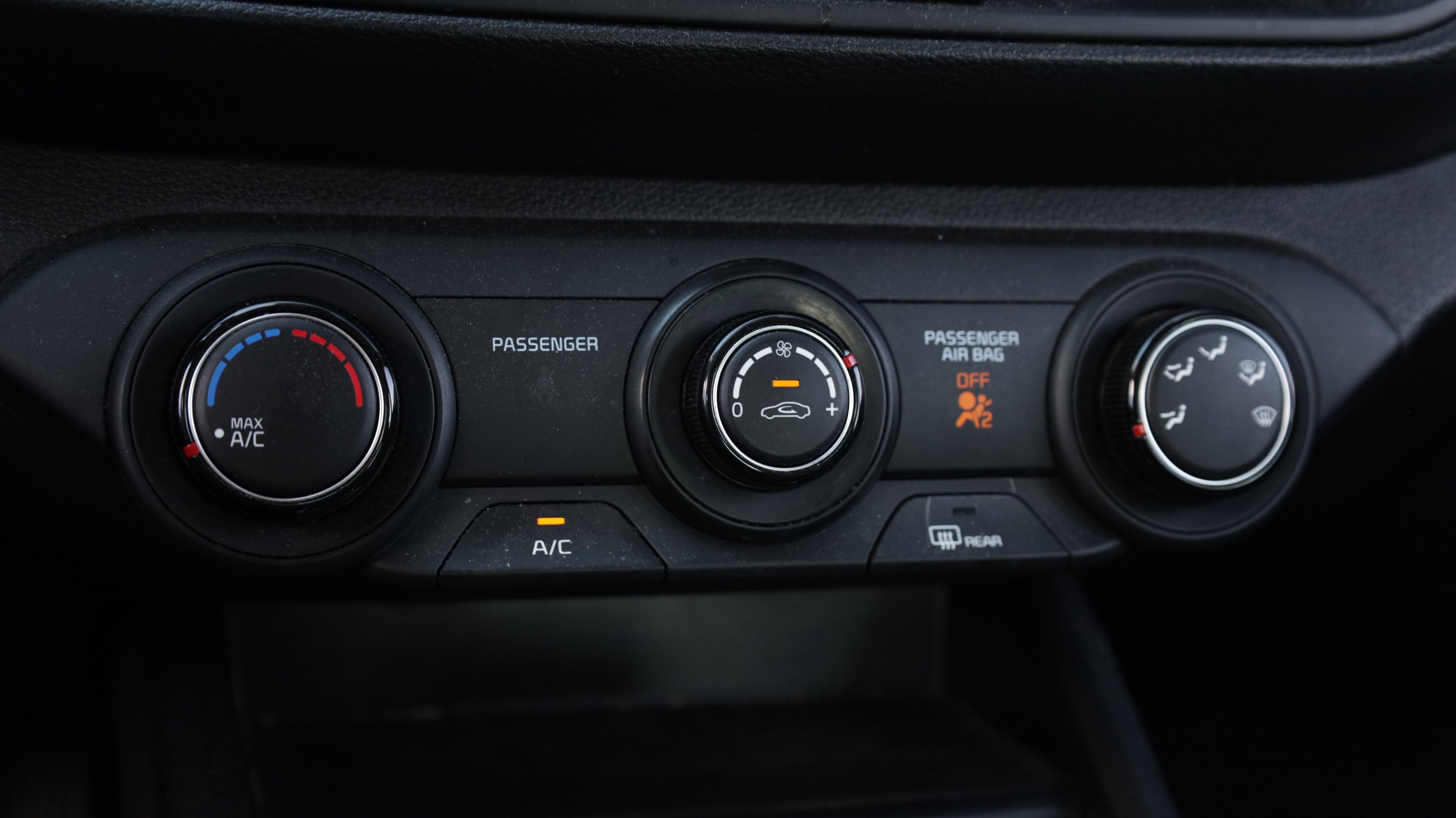 Used 2022 Kia Forte LXS w/ LXS Technology Package FWD image 9