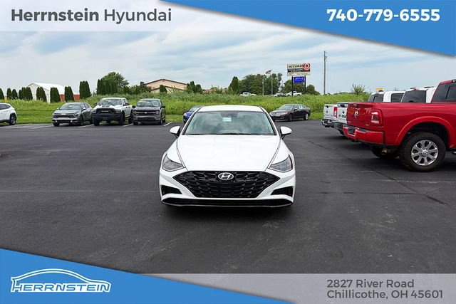 Used 2023 Hyundai Sonata SEL FWD image 2