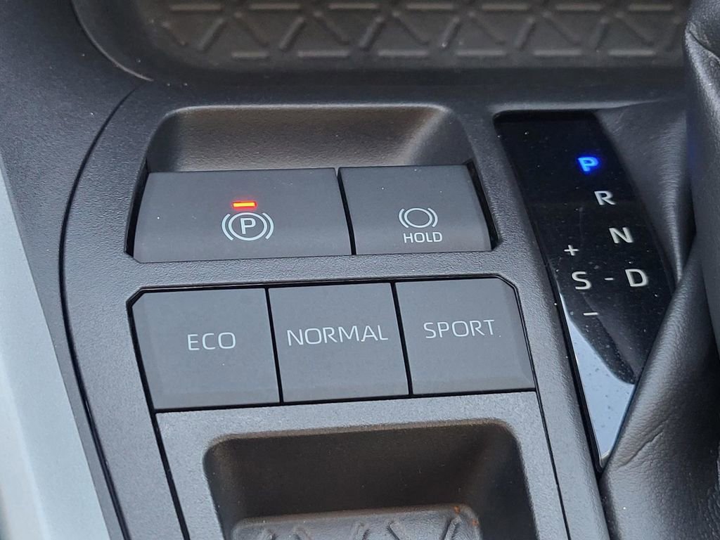 Used 2022 Toyota RAV4 XLE Premium image 28