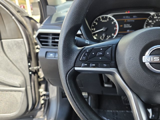 Used 2024 Nissan Altima 2.5 SV FWD image 25