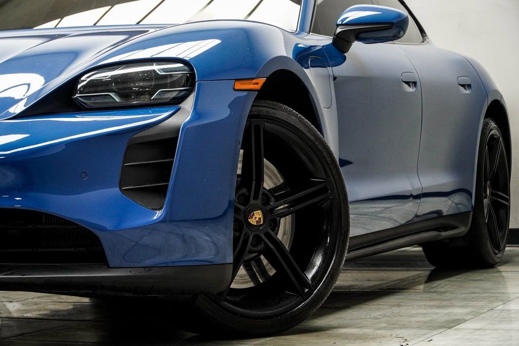 Used 2022 Porsche Taycan GTS w/ Premium Package (P6U) image 9