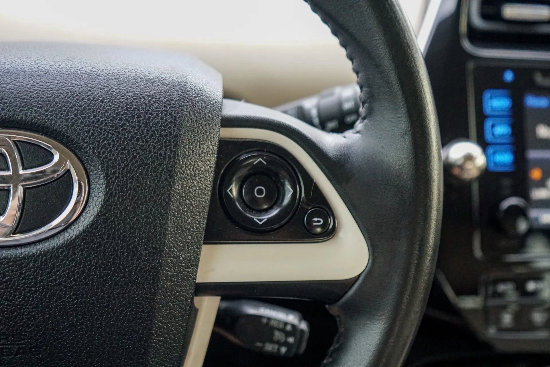 Used 2016 Toyota Prius Three FWD image 23