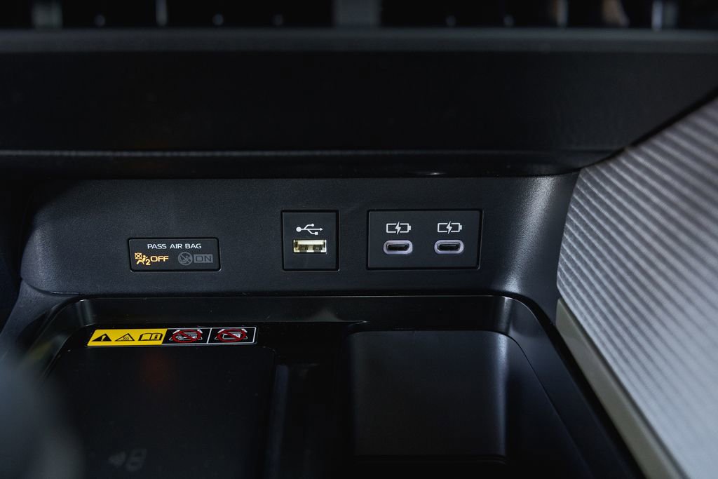 Used 2026 Toyota Camry SE w/ Convenience Package FWD image 19
