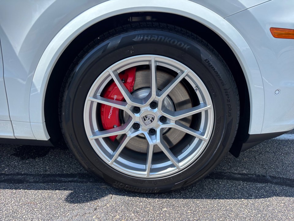 New 2025 Porsche Cayenne S AWD/4WD image 11